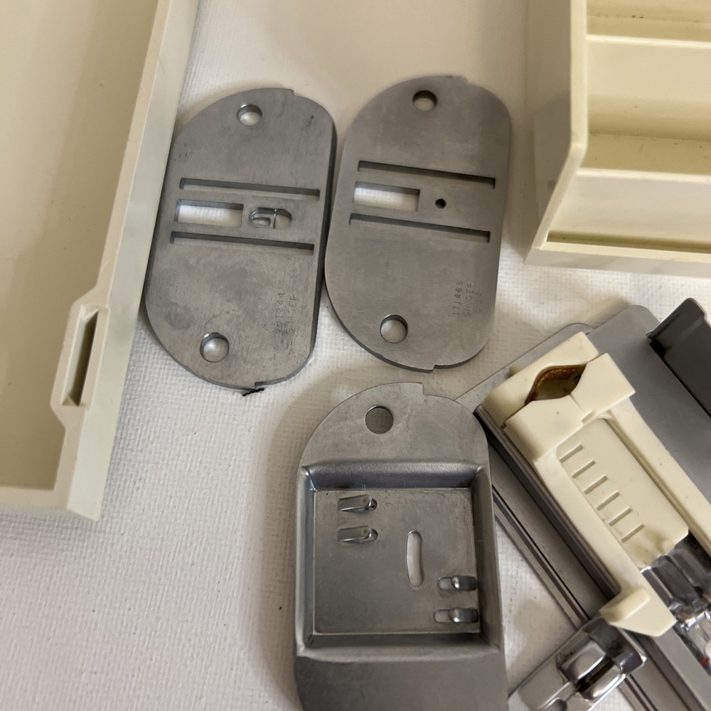 Singer Sewing Machine Attachments - Picture 8 of 11